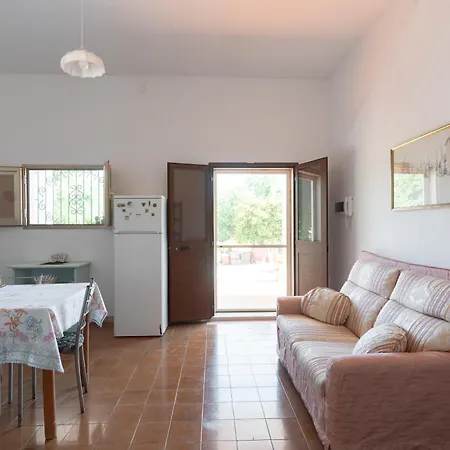 Casa Domitia Casa de Férias *